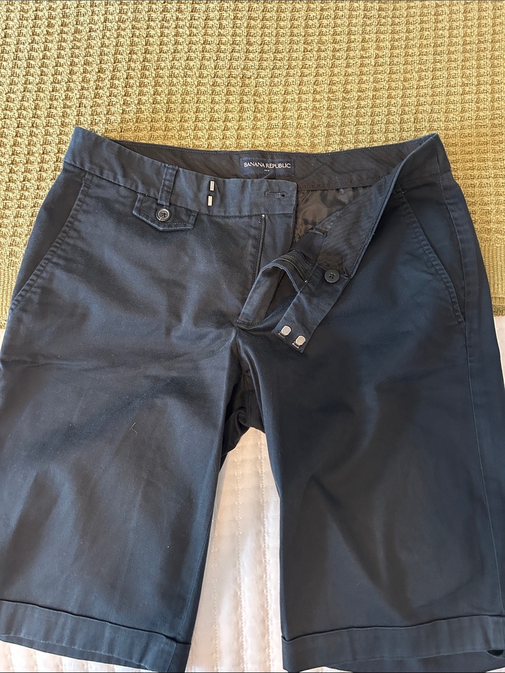 Banana Republic Women’s Black Chino Shorts